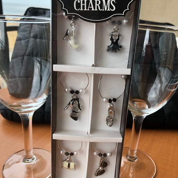 6 girlie wine shoe charms - Picture 2 of 5